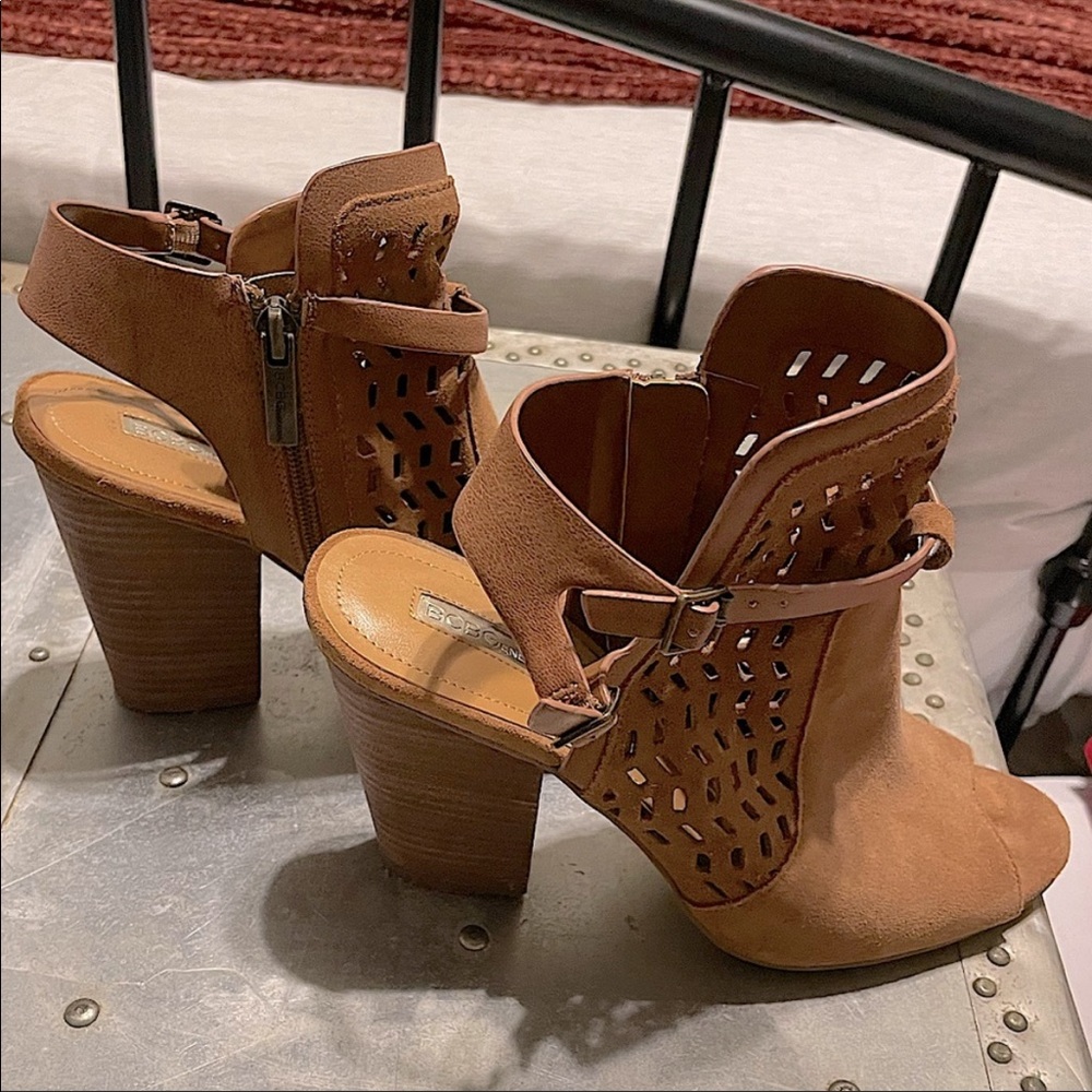 Adorable BCBGeneration chunky heels! Wooden squared heel.